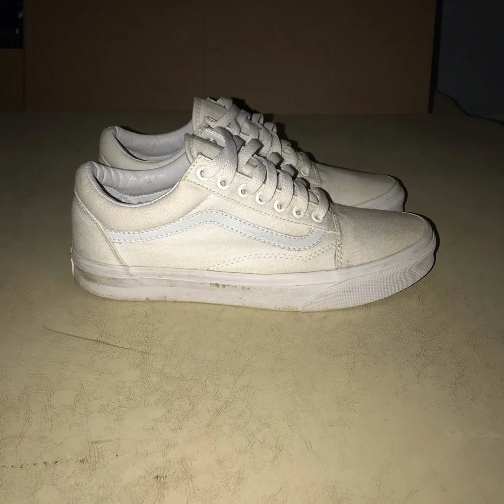 Vans - Picture 5 of 10